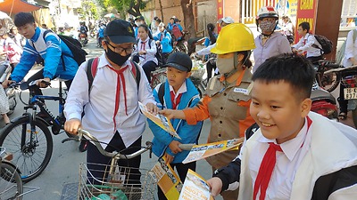 Đoàn thanh niên Điện lực Hải phòng hưởng ứng ngày Pháp luật Việt Nam