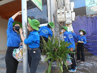 Thực hiện “Tuyến đường Sáng - Xanh - Sạch - Đẹp” năm 2024 - Chiến dịch Thanh Niên Tình Nguyện Hè 2024