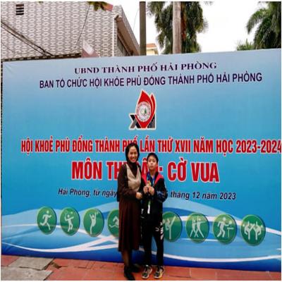 Phong trào thi đua mỗi thầy cô là một tấm gương tự học và sáng tạo”, cuộc vận động “Học tập và làm theo tấm gương đạo đức Hồ Chí Minh”