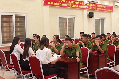 Đoàn thanh niên công an quận Hồng Bàng ra mắt Câu lạc bộ Tiếng Anh