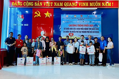 Quảng Ngãi: Đưa 16 trẻ em mắc bệnh tim bẩm sinh đi điều trị miễn phí tại TP.Hồ Chí Minh
