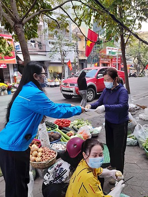 Câu lạc bộ Tình nguyện Xanh Hồng Bàng - tuyên truyền viên tích cực giúp bảo vệ môi trường
