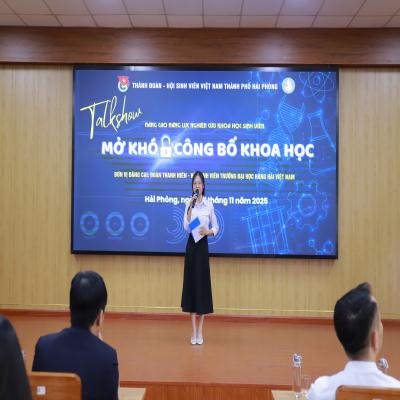 TOẠ ĐÀM MỞ KHOÁ CÔNG BỐ KHOA HỌC - SỨC HÚT ĐẾN TỪ HOẠT ĐỘNG NGHIÊN CỨU KHOA HỌC SINH VIÊN!