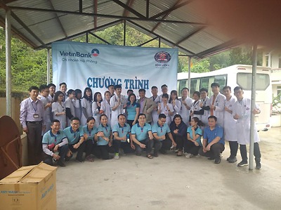 Đoàn thanh niên VietinBank CN Hải Phòng kết hợp với CLB Bác sĩ trẻ Bệnh viện K Trung ương tổ chức chương trình an sinh xã hội cho bà con nhân dân tại Xã Chí Thảo - huyện Quảng Hoà - Cao Bằng. 