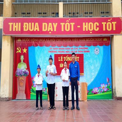 ĐOÀN THANH NIÊN XÃ LẠC PHƯỢNG PHỐI HỢP VỚI TẬP ĐOÀN MISA TRAO HỌC BỔNG TIẾP SỨC HỌC SINH CÓ HOÀN CẢNH KHÓ KHĂN