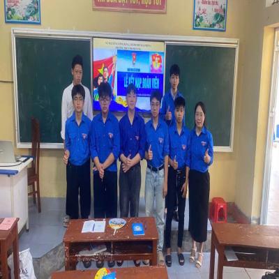 ĐOÀN XÃ NGUYỄN LƯƠNG BẰNG TỔ CHỨC LỚP HỌC CẢM TÌNH ĐOÀN VÀ KẾT NẠP ĐOÀN VIÊN MỚI