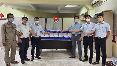 Chế tạo máy rửa tay sát khuẩn tự động phục vụ công tác phòng chống dịch Covid-19