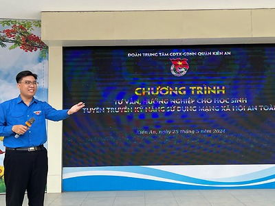 Quận Kiến An: Trung tâm GDNN-Quận Kiến An: Trung tâm GDNN-GDTX quận tổ chức Chương trình Tư vấn, hướng nghiệp cho học sinh; Tuyên truyền sử dụng mạn quận tổ chức Chương trình Tư vấn, hướng nghiệp cho học sinh; Tuyên truyền sử dụng mạng xã hội an toàn