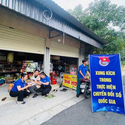 Tuổi trẻ phường Hưng Đạo ra quân chuyển đổi số cho người dân