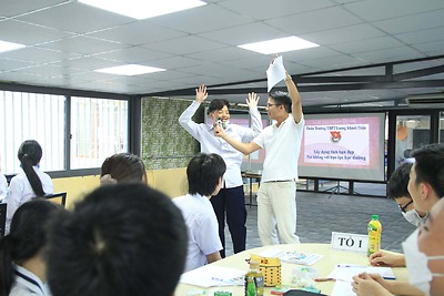 Ngày 26/11/2021, Đoàn trường THPT Lương Khánh Thiện tổ chức sinh hoạt chủ đề 
