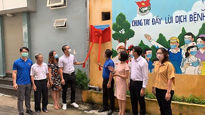 Đoàn Khối chỉ đạo Đoàn TN VNPT Hải Phòng phối hợp với Đoàn phường Minh Khai( Hồng Bàng) tổ chức Khánh thành công trình “Bức tường xanh thanh niên” trên tuyến đường Phù Đổng.