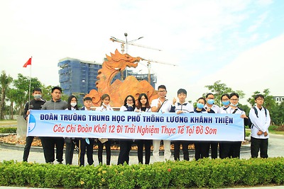 Đoàn trường THPT Lương Khánh Thiện tổ chức trải nghiệm thực tế tại Đồ Sơn