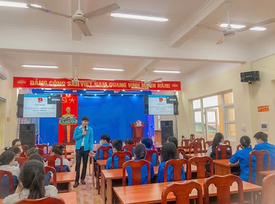 Ngày 17/11/2021, Đoàn Trường THPT Nguyễn Khuyến - Đoàn Trường THPT Quốc Tuấn tổ chức tập huấn kỹ năng sinh hoạt tập thể cho ĐVTN năm học 2021 - 2022