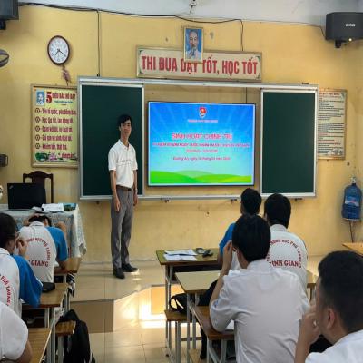 Đường An: Đoàn trường THPT Bình Giang đã tổ chức buổi sinh hoạt chính trị với chủ đề kỷ niệm 81 năm Ngày Quốc khánh nước Cộng hòa xã hội chủ nghĩa Việt Nam (02/9/1945 – 02/9/2026)