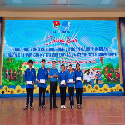 ĐƯỜNG AN: TỔ CHỨC CHƯƠNG TRÌNH TRAO HỌC BỔNG HỖ TRỢ HỌC SINH CÓ HOÀN CẢNH KHÓ KHĂN CHUẨN BỊ THAM GIA KỲ THI TUYỂN SINH VÀO LỚP 10 VÀ KỲ THI TỐT NGHIỆP THPT NĂM 2026.