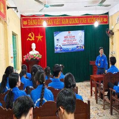 ĐƯỜNG AN: TỔ CHỨC HỘI NGHỊ TRIỂN KHAI PHONG TRÀO “BÌNH DÂN HỌC VỤ SỐ”, RA MẮT ĐỘI HÌNH GIA ĐÌNH SỐ VÀ TỔ CÔNG NGHỆ SỐ CỘNG ĐỒNG