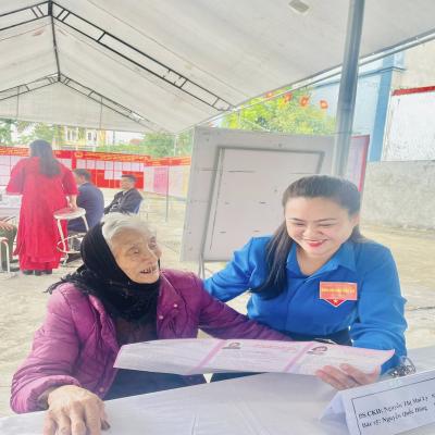 Tuổi trẻ Tứ Kỳ tích cực góp sức trẻ xung kích, tình nguyện trong Ngày hội non sông