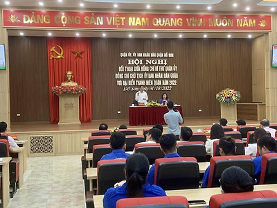 Hưởng ứng Ngày Pháp luật Việt Nam năm 2022, thực hiện Luật thanh niên năm 2020, Quận đoàn - Hội LHTN Việt nam quận tham mưu tổ chức Hội nghị đối thoại giữa đồng chí Bí thư Quận uỷ, đồng chí Chủ tịch UBND quận với đại biểu thanh niên quận năm 2022