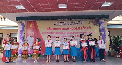 Hoạt động tuyên dương đội viên, cháu ngoan Bác Hồ