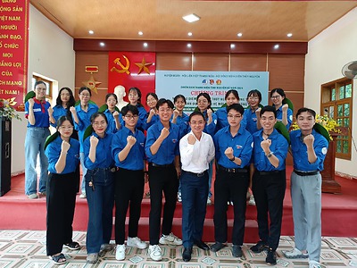 Tuổi trẻ Trường Đại Học Y Dược Hải Phòng hưởng ứng Ngày cao điểm Tuổi trẻ Hải Phòng chung tay xây dựng nông thôn mới năm 2024 - Chiến Dịch Thanh Niên Tình Nguyện Hè 2024