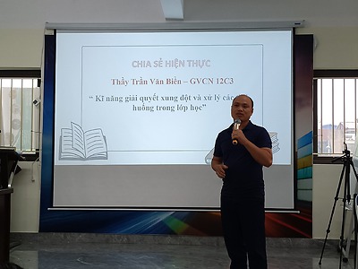 Đoàn Trung tâm GDNN-GDTX quận Kiến An tổ chức sinh hoạt chuyên môn, tập huấn công tác chủ nhiệm cho giáo viên trẻ