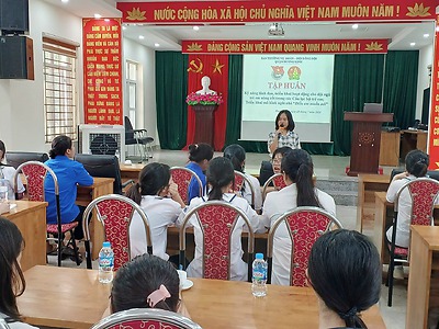 TẬP HUẤN CHO NHÓM TRẺ EM NÒNG CỐT THAM GIA CÁC MÔ HÌNH THÚC ĐẨY QUYỀN THAM GIA CỦA TRẺ EM