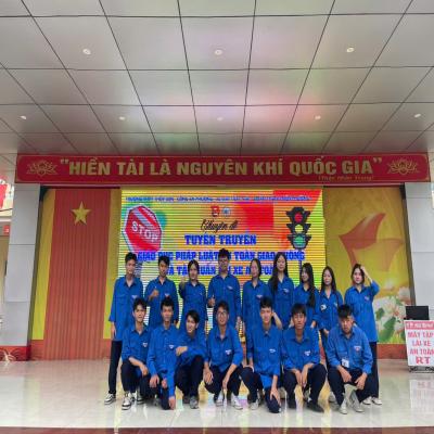 CHUYÊN ĐỀ GIÁO DỤC PHÁP LUẬT: AN TOÀN GIAO THÔNG VÀ TẬP HUẤN LÁI XE AN TOÀN