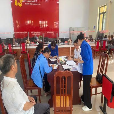 ĐOÀN XÃ ĐẠI SƠN TỔ CHỨC RA QUÂN “THỨ BẢY TÌNH NGUYỆN” HỖ TRỢ NGƯỜI DÂN TẠI BỘ PHẬN HÀNH CHÍNH CÔNG