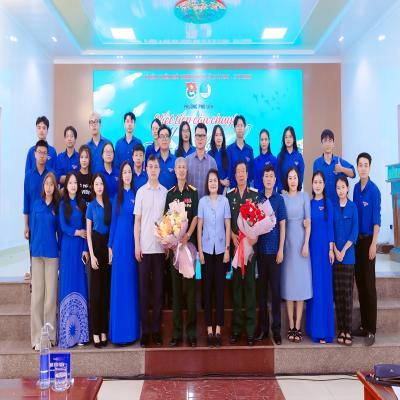 VIẾT TIẾP CÂU CHUYỆN HÒA BÌNH” – TUỔI TRẺ PHƯỜNG PHÙ LIỄN TRI ÂN ANH HÙNG LIỆT SỸ