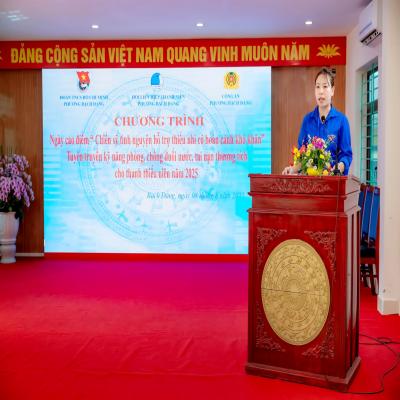 Chiến sĩ tình nguyện – Sẻ chia yêu thương cùng thiếu nhi vượt khó