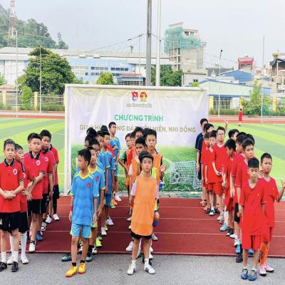 ĐOÀN THANH NIÊN PHƯỜNG PHÙ LIỄN TỔ CHỨC GIAO HỮU BÓNG ĐÁ THIẾU NIÊN, NHI ĐỒNG HÈ 2025