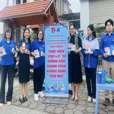 Đoàn phường Lê Đại Hành tổ chức Hoạt động Chợ 4.0 và thanh toán không dùng tiền mặt