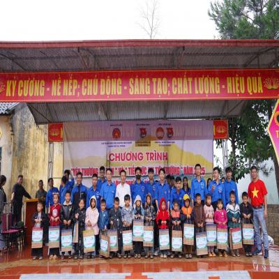 Đường An: Phối hợp tổ chức chương trình “Yêu thương về bản”, 