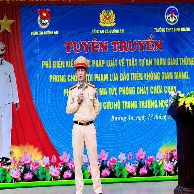 ĐƯỜNG AN: TỔ CHỨC TUYÊN TRUYỀN PHỔ BIẾN KIẾN THỨC PHÁP LUẬT VỀ TRẬT TỰ ATGT, PHÒNG CHỐNG MA TUÝ, PHÒNG CHÁY CHỮA CHÁY VÀ CỨU NẠN CỨU HỘ TRONG TRƯỜNG HỌC