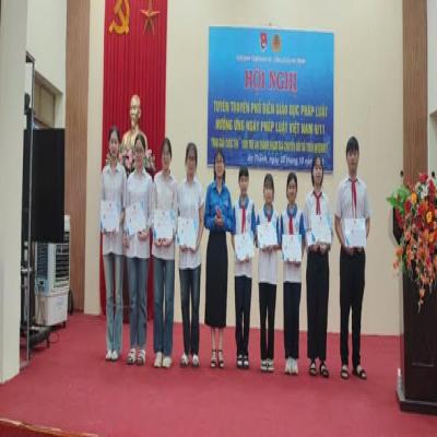 Đoàn xã An Thành: Phối hợp tổ chức tuyên truyền phổ biến giáo dục pháp luật và tổng kết trao giải Cuộc thi 