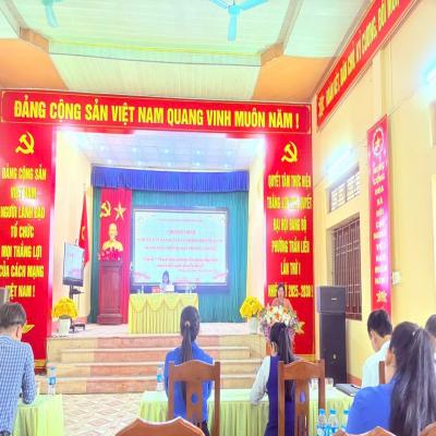 Chủ tịch UBND phường Trần Liễu trực tiếp đối thoại với thanh niên trên địa bàn phường.