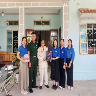 ĐOÀN THANH NIÊN XÃ AN HƯNG TỔ CHỨC THĂM HỎI, TẶNG QUÀ, TRI ÂN CỰU CHIẾN BINH, NGƯỜI CÓ CÔNG VỚI CÁCH MẠNG VÀ TIẾP TỤC THỰC HIỆN ĐỀ ÁN 