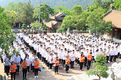 Đoàn trường THPT Thăng Long tổ chức Hoạt động trải nghiệm văn hoá truyền thống năm học 2022 - 2023
