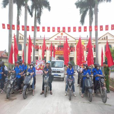 TUỔI TRẺ PHƯỜNG TRẦN LIỄU THÀNH LẬP VÀ DUY TRÌ ĐỘI  HÌNH THANH NIÊN TÌNH NGUYỆN TUYÊN TRUYỀN LƯU ĐỘNG VÀ HỖ TRỢ VỀ NGÀY BẦU CỬ 