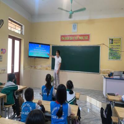 LIÊN ĐỘI TIỂU HỌC TÂN HỒNG: TỔ CHỨC SINH HOẠT CHỦ ĐIỂM “XÂY DỰNG TÌNH BẠN ĐẸP - NÓI KHÔNG VỚI BẠO LỰC HỌC ĐƯỜNG”