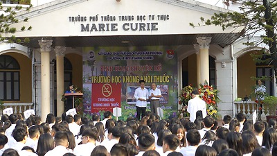 Đoàn trường THPT Marie Curie tổ chức sinh hoạt chuyên đề Trường học không khói thuốc