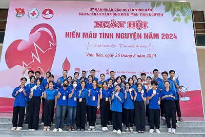 Hiến máu tình nguyện năm 2024