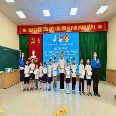ĐOÀN PHƯỜNG ĐÔNG HẢI: TỔ CHỨC CÁC HOẠT ĐỘNG THĂM, TẶNG QUÀ CHO THIẾU NHI CÓ HOÀN CẢNH KHÓ KHĂN TRONG HÈ 2026
