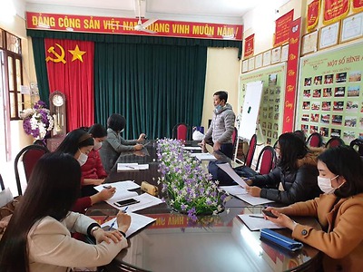 THPT Đồng Hòa: Sinh hoạt chi đoàn giáo viên với chủ đề 