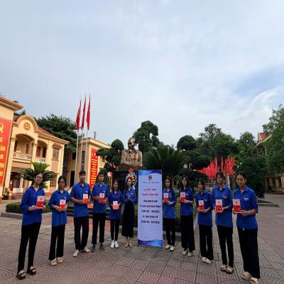 KẾT NẠP ĐOÀN VIÊN MỚI CHÀO MỪNG KỶ NIỆM 81 NĂM CÁCH MẠNG THÁNG TÁM VÀ QUỐC KHÁNH 02/9