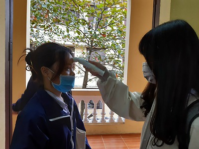 Đoàn Trung tâm GDNN-GDTX quận Kiến An chung tay đẩy lùi dịch bệnh Covid-19