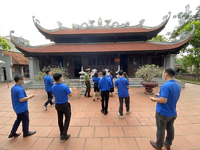 Đồng hành và hỗ trợ nâng cao đời sống văn hóa, tinh thần của ĐVTN - Đoàn Trung tâm GDNN-GDTX Hồng Bàng