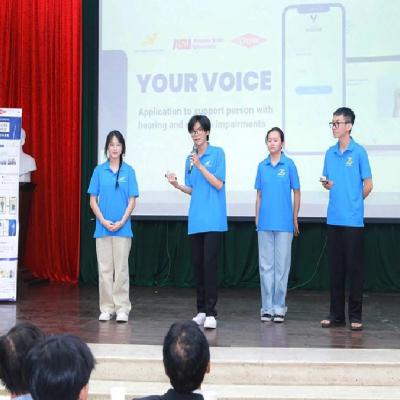 Sinh viên làm ứng dụng kết nối người khiếm thính