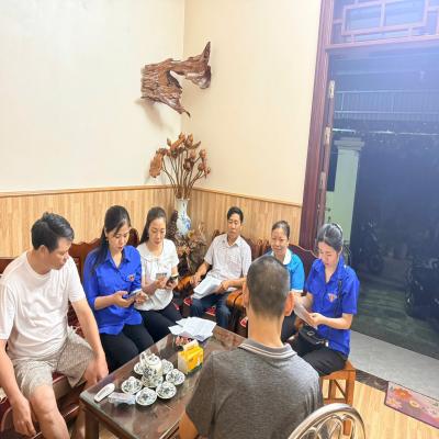 Tuổi trẻ Nam Thanh Miện tích cực hỗ trợ tích hợp sổ tay sức khỏe điện tử cho nhân dân