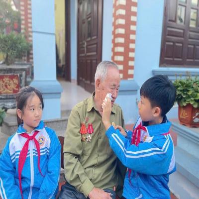 CÂU CHUYỆN THỜI HOA LỬA 